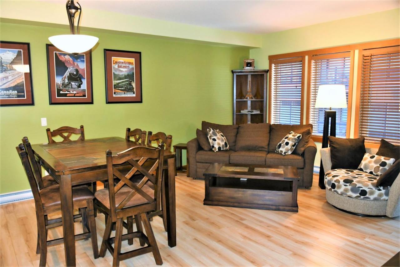 Renovated Condo, 2Br, 2Ba, Heated Pool, 3 Hot Tubs, Pets Welcome! 캔모어 외부 사진