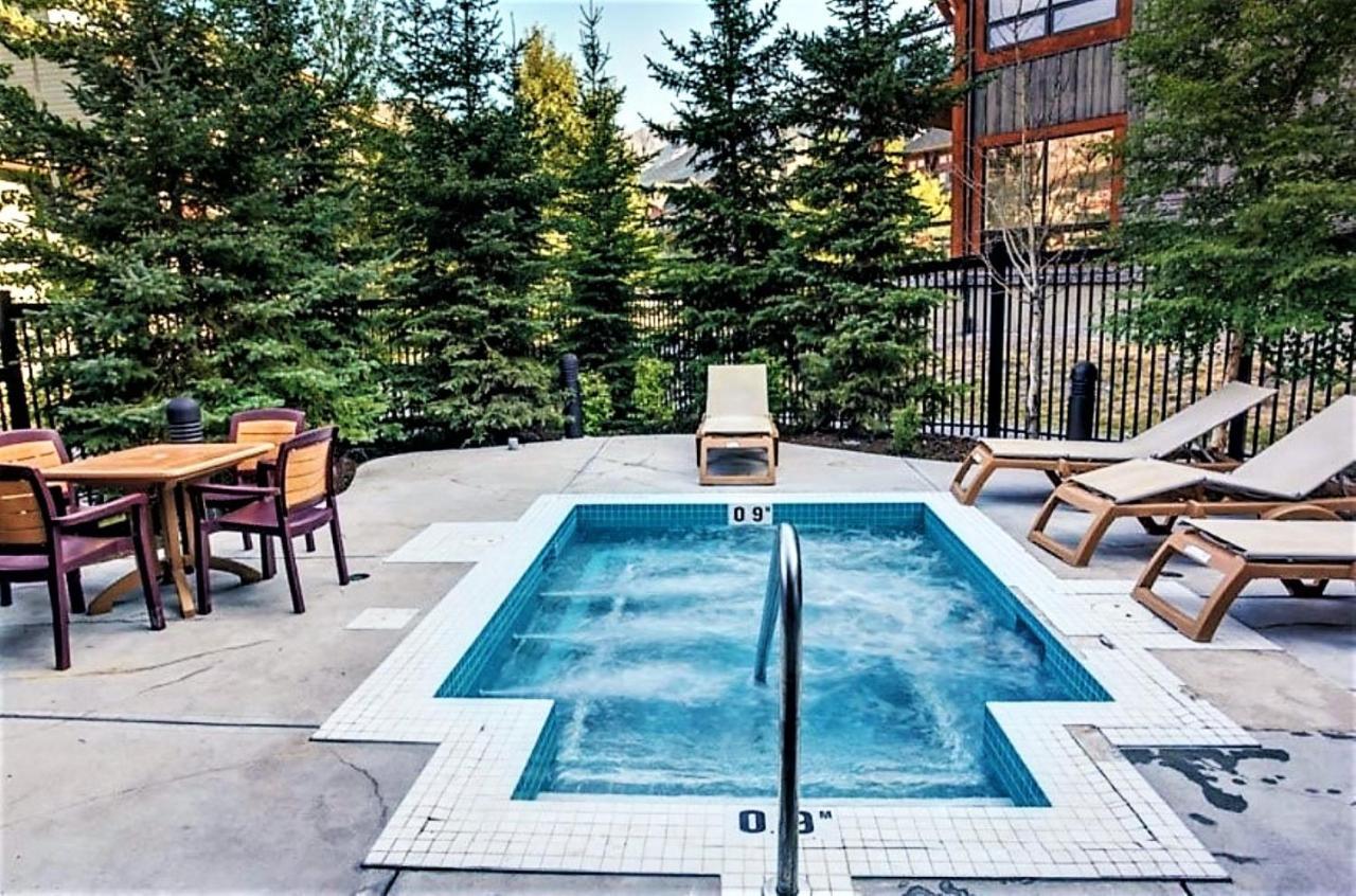 Renovated Condo, 2Br, 2Ba, Heated Pool, 3 Hot Tubs, Pets Welcome! 캔모어 외부 사진