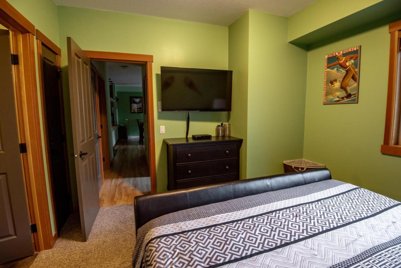 Renovated Condo, 2Br, 2Ba, Heated Pool, 3 Hot Tubs, Pets Welcome! 캔모어 외부 사진